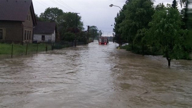 Krlovhradeck kraj v sobotu zashly siln det (28. kvtna 2016).