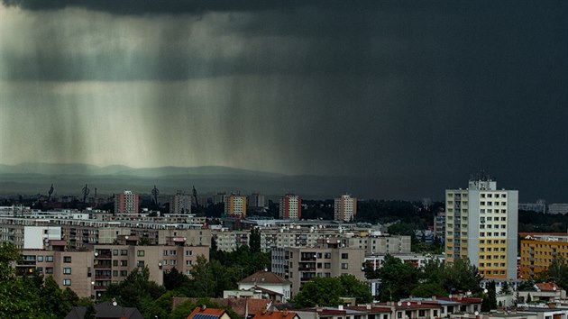 Obloha nad Hradcem Krlov (28. kvten 2016)