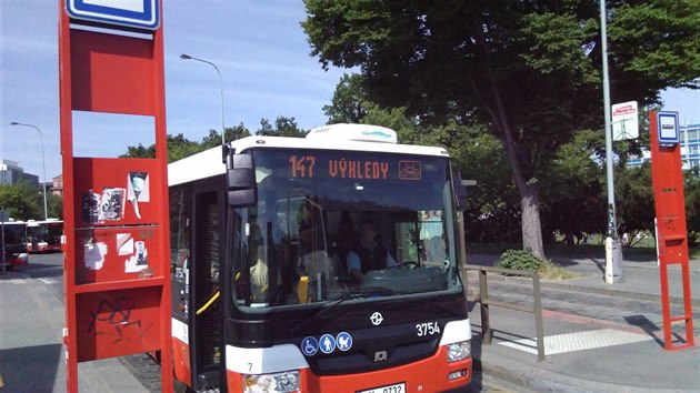 V  sobotu na prask lince 147 poprv vyjel autobus vybaven nosiem na kola (21. kvtna 2015).