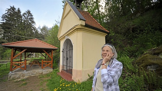 Pedkov Jarmily Nezvalov lzn Dobr Voda provozovali. Rodina je za vlky musela prodat. Dnes sem pan Nezvalov jezd na chalupu.