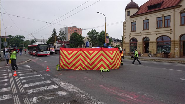 Policist v Opav vyetuj piny dopravn nehody, pi kter zemela estaosmdestilet ena.