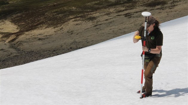 Po Mapě republiky se odborníci pohybují v mačkách.