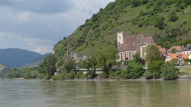 Opevnn kostel St.Michael je jednou z ozdob levho behu Dunaje