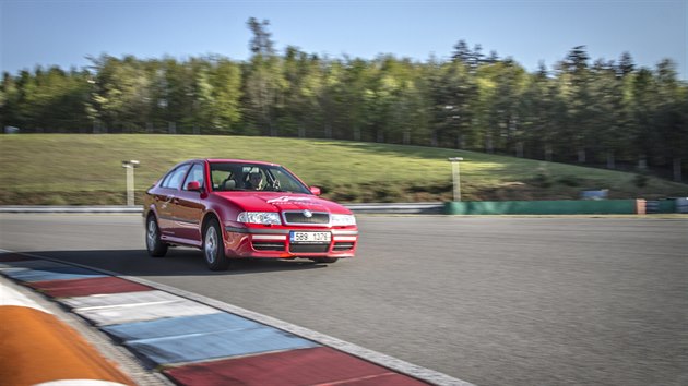 AMD O - koda Octavia RS homologovan brnnskm autodromem.