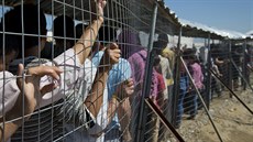 Provizorní táboit v Idomeni vzniklo samovoln, kdy asi ped temi msíci...