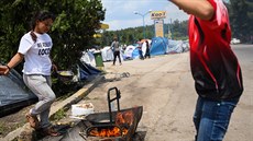 Jeden z meních tábor z makedonských hranic. (24. kvtna 2016)