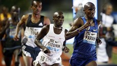 Britský vytrvalec Mo Farah vede pole běžců při Diamantové lize v Eugene. Britský vytrvalec Mo Farah vede pole běžců při Diamantové lize v Eugene.