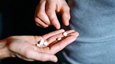 Populární droga MDAI bývá užívána jako obdoba extáze (MDMA), která je velmi... Populární droga MDAI bývá užívána jako obdoba extáze (MDMA), která je velmi...