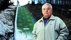 Lyžař století Jiří Raška stojící v roce 2010 u frenštátských skokanských... Lyžař století Jiří Raška stojící v roce 2010 u frenštátských skokanských...
