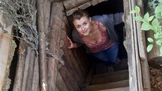 Kateřina Kulichová u vstupu do 720 metrů dlouhého tunelu Spása, který při... Kateřina Kulichová u vstupu do 720 metrů dlouhého tunelu Spása, který při...