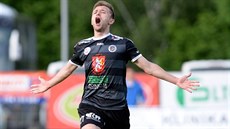 Hradecký Daniel Truba slaví gól proti Ústí nad Labem.