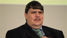 Předseda Sudetoněmeckého landsmanšaftu Bernd Posselt. Předseda Sudetoněmeckého landsmanšaftu Bernd Posselt.