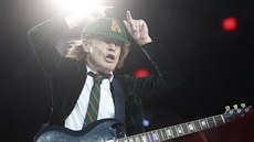 Angus Young na koncertu AC/DC (Letany, Praha, 22. kvtna 2016)