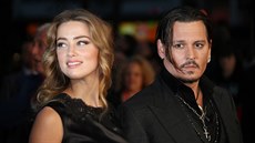 Johnny Depp a Amber Heardová (Londýn, 11. íjna 2015)
