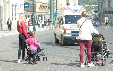 Správné chování v doprav si dti osvojují nejastji nápodobou rodi....