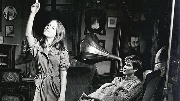 Tereza Herz Pokorn a Luk Vaculk ve filmu Lsky mezi kapkami det, kde mla hereka prvn filmovou roli (1979).
