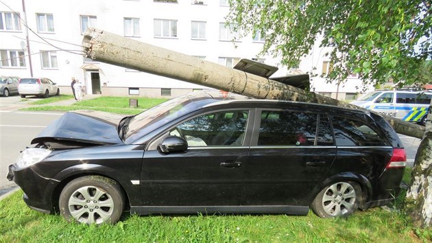 idi Opelu Vectra ml vskutku obrovsk tst, e se mu vbec nic nestalo.