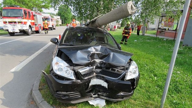 idi Opelu Vectra ml vskutku obrovsk tst, e se mu nic nestalo.