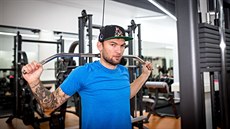 V POSILOVNĚ. Útočník Martin Hanzal z Arizony. V POSILOVNĚ. Útočník Martin Hanzal z Arizony.