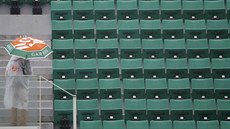 OSIELÝ CENTRKURT. Na nejvtím dvorci v areálu Roland Garros se v pondlí...