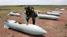 V roce 2008 většina států podepsala Úmluva o zákazu kazetové munice. Spojené... V roce 2008 většina států podepsala Úmluva o zákazu kazetové munice. Spojené...