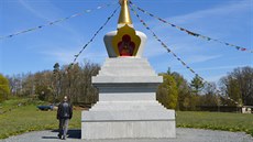 Sedm metr vysoká buddhistická stúpa