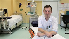 Petr Janáček pracoval jako zdravotní sestra na havlíčkobrodské chirurgii. K... Petr Janáček pracoval jako zdravotní sestra na havlíčkobrodské chirurgii. K...