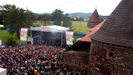 HradyCZ se konají v blízkém okolí eských a moravských hrad.