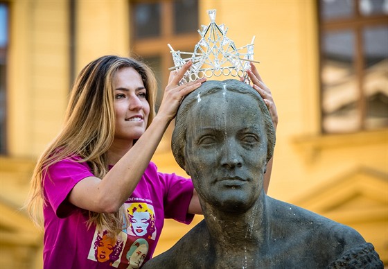 eská Miss 2016 Andrea Bezdková pijela podpoit charitativní bh poádaný...