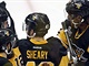 Conor Sheary slav se spoluhri z Pittsburghu gl ve finle Stanley Cupu se...