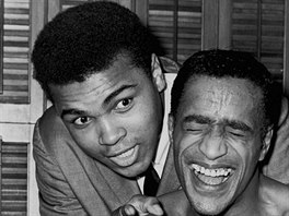 Jeho souznní s fotoaparátem bylo mimoádné. Muhammad Ali s muzikantem a hercem...