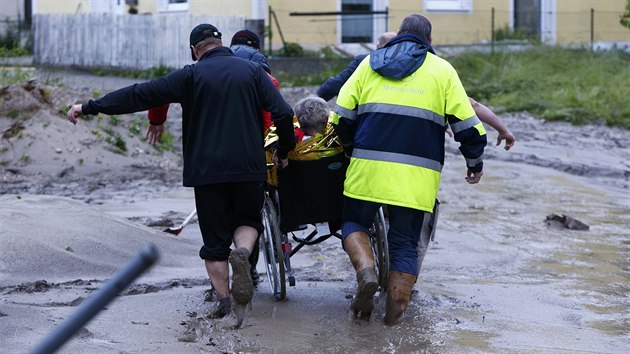 Nsledky bleskovch povodn v bavorsk vesnici Simbach am Inn (1. ervna 2016)