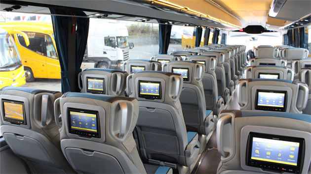 Autobusy ReioJetu jsou vybaven systmem Fun&Relax.