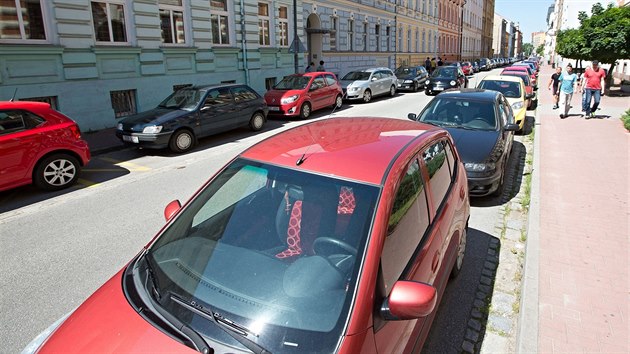 Parkovac msta na Praskm pedmst v eskch Budjovicch jsou pravideln obsazen.
