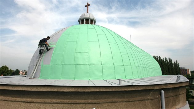 Olomouck Husv sbor dostv po destkch ervench let svou pvodn zelenou viz z prvn poloviny 20. stolet.