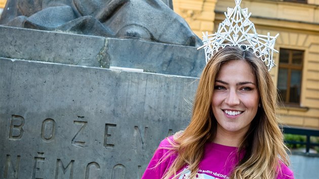 esk Miss 2016 Andrea Bezdkov pijela podpoit charitativn bh podan Gymnziem Boeny Nmcov v Hradci Krlov (8.6.2016).