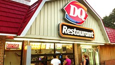 Síť fast-foodů miliardáře Buffeta Dairy Queen hledá v Česku partnera už od roku... Síť fast-foodů miliardáře Buffeta Dairy Queen hledá v Česku partnera už od roku...