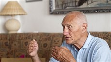 Vlastimil Stratílek, vnuk zakladatele továrny na výrobu hasičských stříkaček. Vlastimil Stratílek, vnuk zakladatele továrny na výrobu hasičských stříkaček.