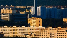 Zaostřeno na sídliště Novodvorská v popředí, Kamýk v pozadí, modře natřené... Zaostřeno na sídliště Novodvorská v popředí, Kamýk v pozadí, modře natřené...