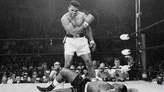 Muhammad Ali poráží Sonnyho Listona. Muhammad Ali poráží Sonnyho Listona.