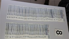 Policie našla v autě tří cizinců na dálnici D1 u Prahy necelé 2 miliony korun v... Policie našla v autě tří cizinců na dálnici D1 u Prahy necelé 2 miliony korun v...