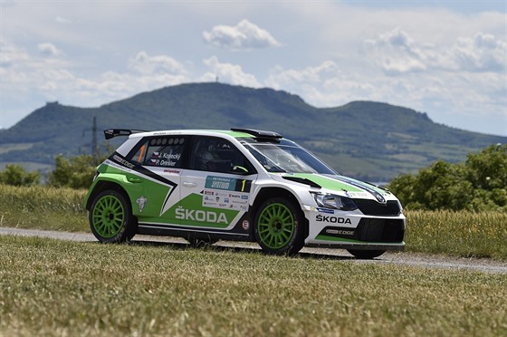 Vítzná posádka Rallye Hustopee - Jan Kopecký a Pavel Dresler s vozem koda...