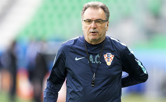 Trenér Ante ai na tréninku chorvatské reprezentace