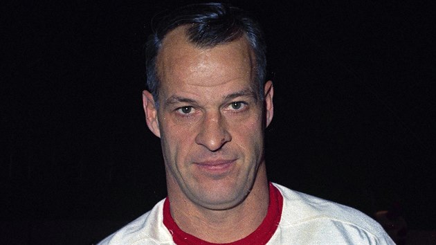Gordie Howe na momentce z roku 1967 Gordie Howe na momentce z roku 1967