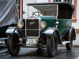 Výstava eský kabriolet a kupé v prbhu století poádaná Fakultou dopravní VUT