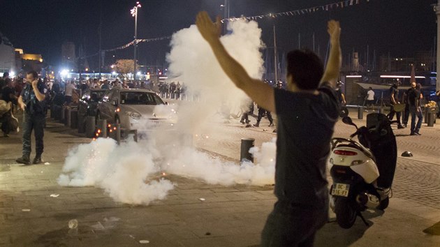 V Marseille se den ped zahjenm fotbalovho Eura poprali anglit fanouci s mstnmi (9.6.2016)