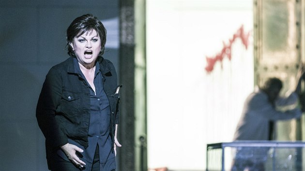 Susan Bullockov jako Elektra na jeviti Sttn opery