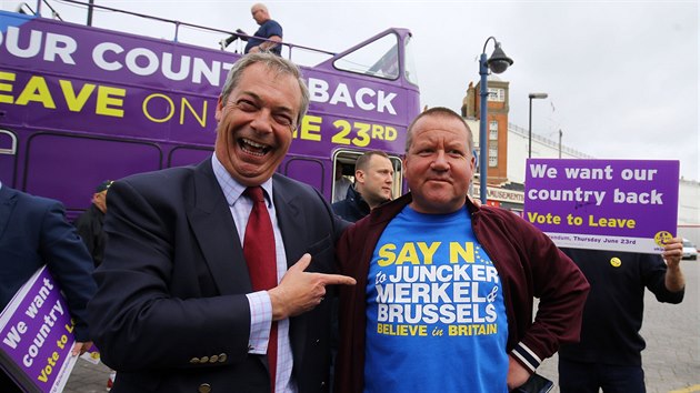 Ldr strany UKIP Nigel Farage bhem setkn s volii ped referendem o vystoupen Britnie z EU (13. ervna 2016)