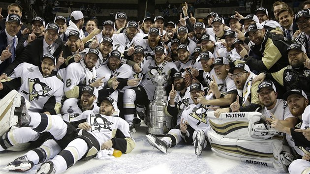 Hokejist Pittsburghu slav zisk Stanley Cupu.