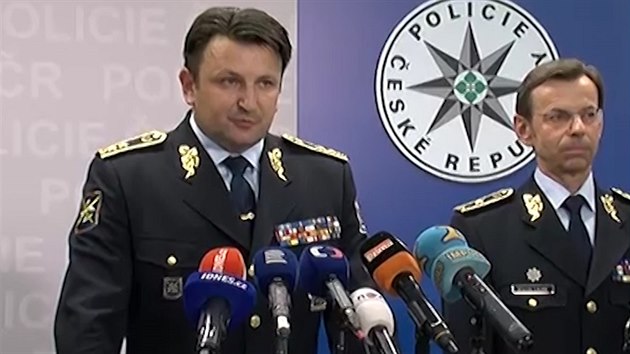 Policejn prezident Tom Tuh se svm nmskem Zdekem Laubem